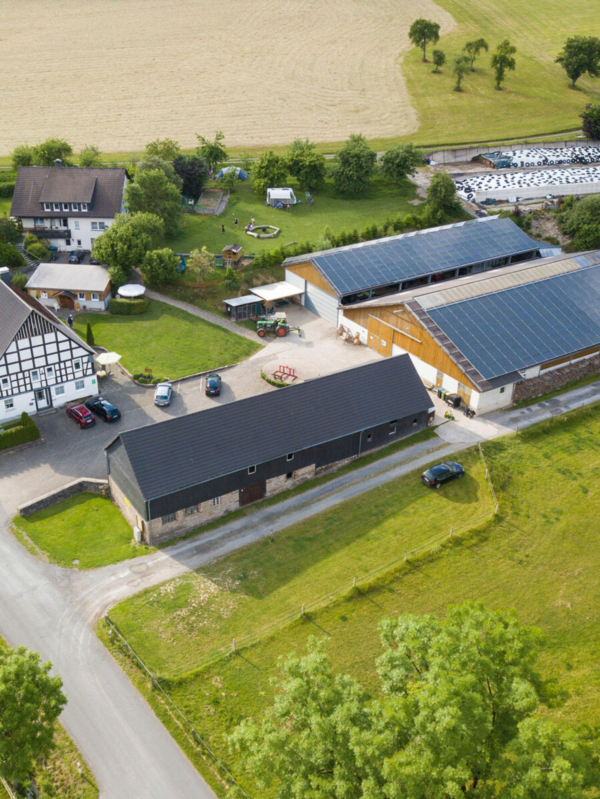 Luftblick auf den Hof 
